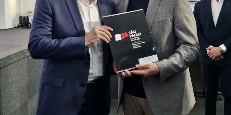 CONQUISTA – *Prefeito Roberto Araujo anuncia conquista de 150 moradias populares*