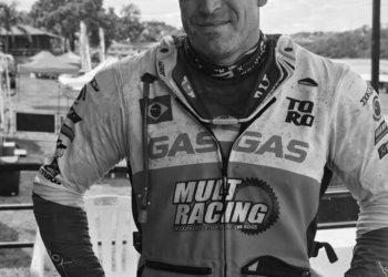 Acidente aconteceu durante etapa do Rally Cuesta; Confederação Brasileira de Motociclismo divulgou nota oficial de pesar.