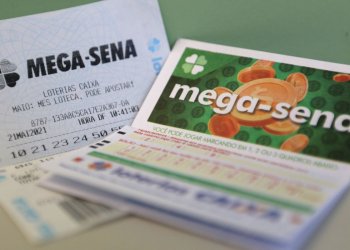 Mega-Sena pode pagar R$ 105 milhões neste sábado (21)