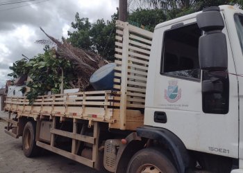 Prefeitura realiza Mutirão da Limpeza no bairro Camargo