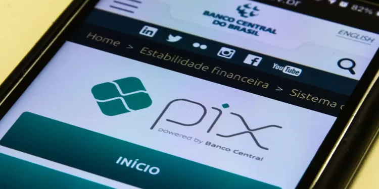 Pix por aproximação completa um ano com baixa adesão