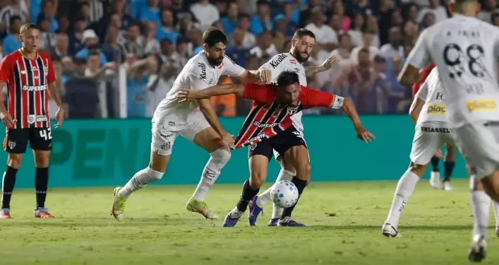 Santos e São Paulo empatam na Vila Belmiro pelo Brasileirão
