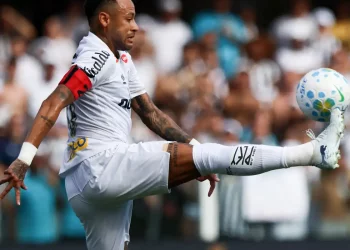 Neymar passa em branco na véspera de última convocação antes da Copa