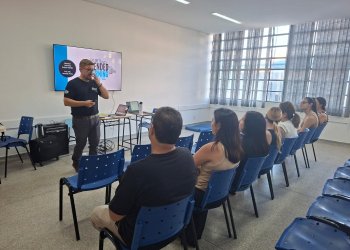EDUCAÇÃO – Professores de inglês participam de formação sobre metodologias ativas