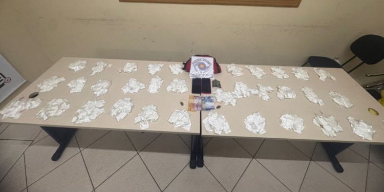 EQUIPE POLICIAL MILITAR PRENDE DOIS INDIVÍDUOS POR TRÁFICO DE DROGAS EM CERQUEIRA CÉSAR