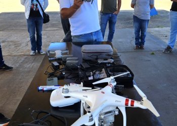 INDÚSTRIA E COMÉRCIO *Curso de operação de drones inicia etapa prática no recinto da EMAPA* Trinta e oito inscritos participam desta fase; curso gratuito segue até 14 de abril