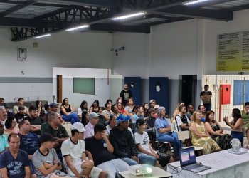 *JUVENTUDE* *Palestra sobre disciplina e futuro mobiliza alunos da EJA em Avaré*