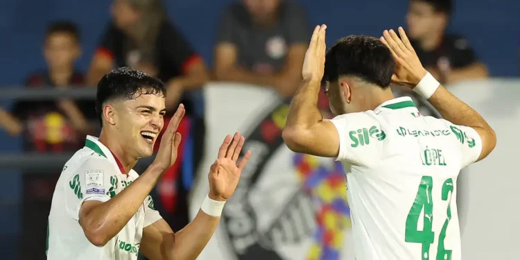 Palmeiras derrota Bragantino para manter liderança no Brasileiro