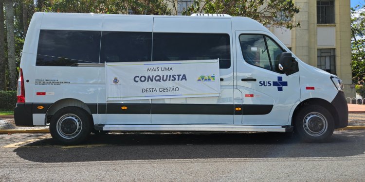 SAÚDE *Van 0 km reforça transporte de pacientes para centros médicos da região*