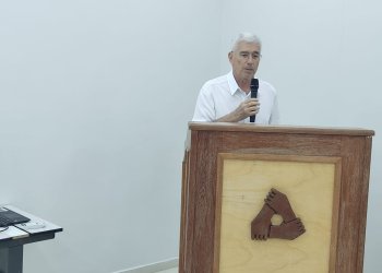 OBRAS* *Reunião com moradores e comerciantes esclarece dúvidas sobre obras de combate a enchentes*