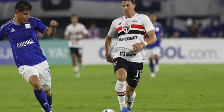 São Paulo empata com Millonarios e segue líder na Sul-Americana