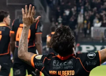 Corinthians vence o Platense na estreia pela Libertadores
