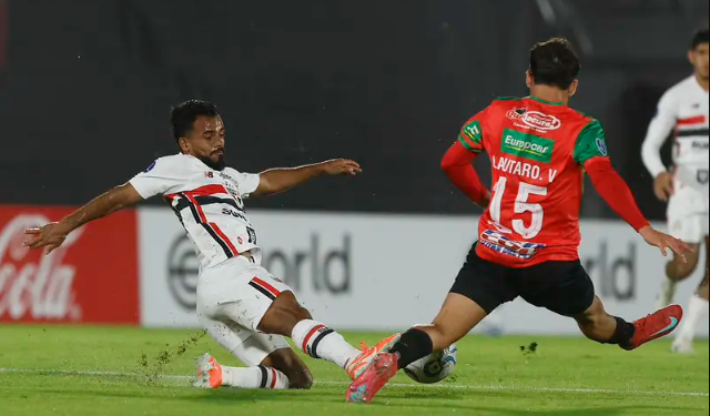 São Paulo vence o River em estreia na Sul-Americana