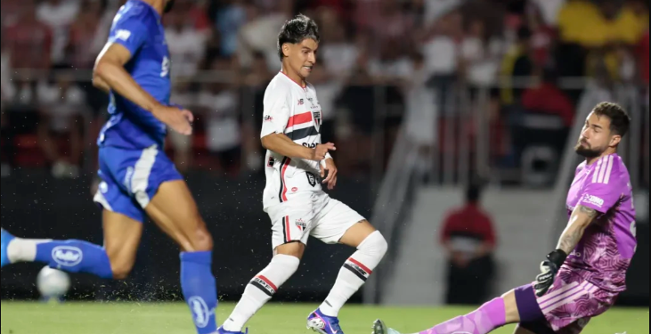 São Paulo goleia o Cruzeiro e assume a vice-liderança do Brasileirão