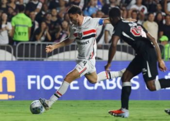 São Paulo leva virada do Vasco em São Januário