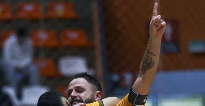 Magnus goleia novamente e avança à semifinal da Libertadores