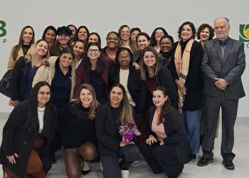 INDÚSTRIA E COMÉRCIO* *Mães empreendedoras de Avaré participam de evento em Botucatu* – Ação gratuita reuniu palestras e roda de conversa para mulheres que enfrentam os desafios de empreender