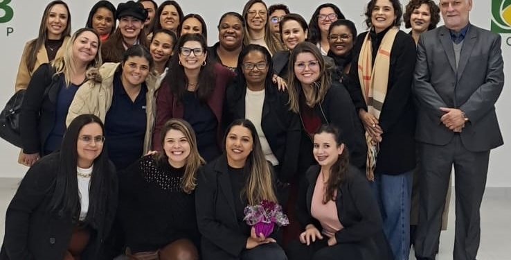 INDÚSTRIA E COMÉRCIO* *Mães empreendedoras de Avaré participam de evento em Botucatu* – Ação gratuita reuniu palestras e roda de conversa para mulheres que enfrentam os desafios de empreender