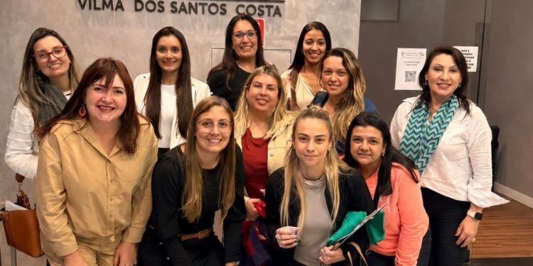 GESTÃO *Assistentes sociais de Avaré participam de semanário em Bauru*