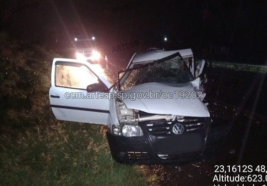 COLISÃO FRONTAL NA SP-255 DEIXA UMA VÍTIMA FATAL E QUATRO FERIDOS EM AVARÉ