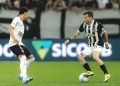 Corinthians vence o Atlético-MG e se distancia do Z-4 do Brasileirão