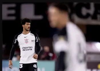 Corinthians empata com Santa Fe e seca Peñarol por vaga antecipada na Libertadores