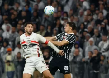 Corinthians vence o São Paulo e deixa Z-4 do Brasileiro