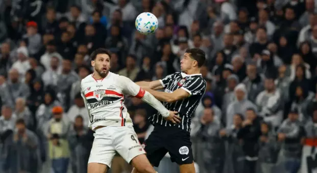 Corinthians vence o São Paulo e deixa Z-4 do Brasileiro