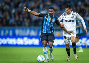 Santos toma virada do Grêmio e volta ao Z4 do Brasileirão