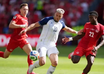 Canadá e Bósnia ficam no empate na estreia na Copa: 1 a 1