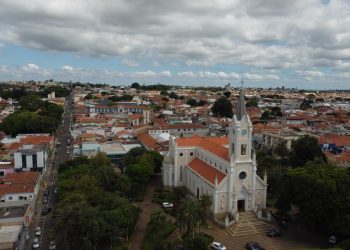 PREFEITURA PREPARA FORÇA-TAREFA PARA APOIAR CELEBRAÇÕES DE CORPUS CHRISTI EM DIVERSOS BAIRROS DE AVARÉ*