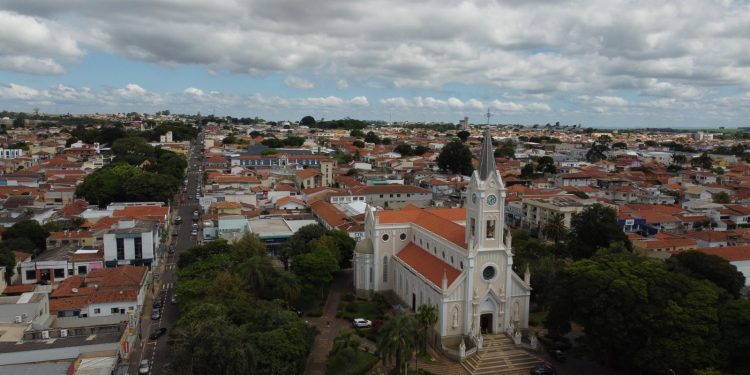 PREFEITURA PREPARA FORÇA-TAREFA PARA APOIAR CELEBRAÇÕES DE CORPUS CHRISTI EM DIVERSOS BAIRROS DE AVARÉ*