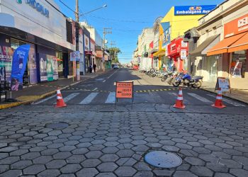 OBRAS *Obra contra enchentes altera trânsito no centro de Avaré*