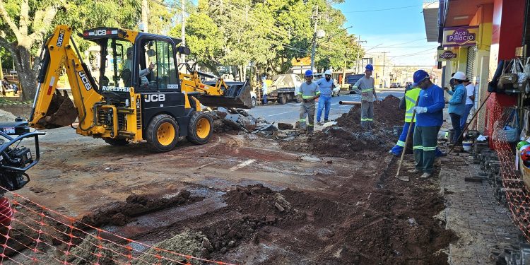 OBRAS *Trecho da Rua Alagoas segue interditado para obras nesta sexta-feira, 19*