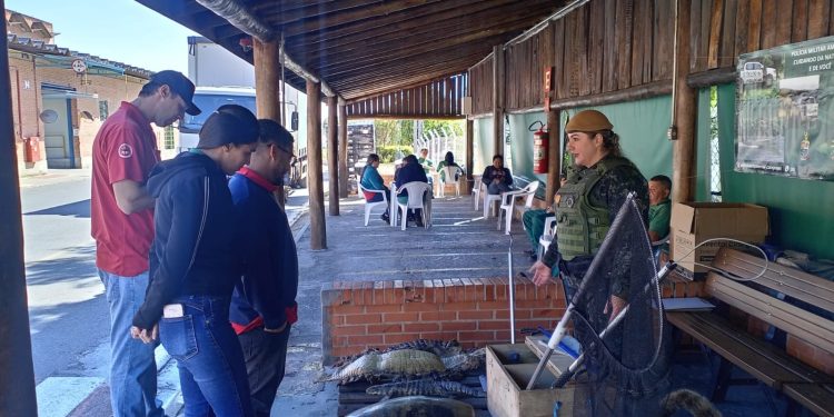 POLÍCIA MILITAR AMBIENTAL PROMOVE AÇÃO DE EDUCAÇÃO AMBIENTAL EM EMPRESA DE SOROCABA