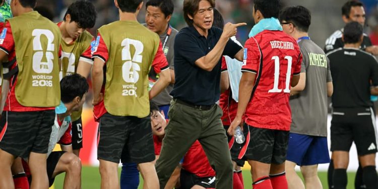 Técnico da Coreia do Sul pede demissão após eliminação na Copa do Mundo