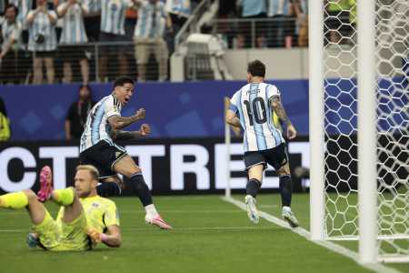 Messi faz história, Argentina vence Áustria e garante classificação na Copa do Mundo