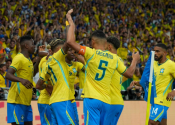 Brasil goleia Panamá no Maracanã antes de ir à Copa
