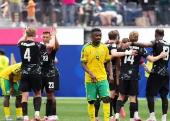 Com gol no final, Canadá vence Africa do Sul e vai às oitavas da Copa