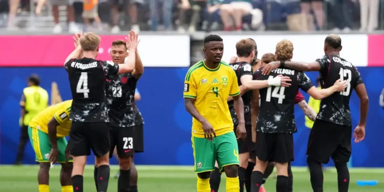 Com gol no final, Canadá vence Africa do Sul e vai às oitavas da Copa