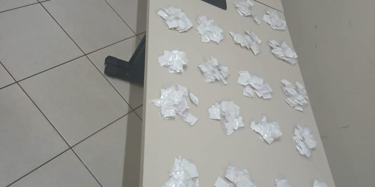 POLÍCIA MILITAR APREENDE QUASE 1.000 PORÇÕES DE COCAÍNA COM PASSAGEIRO EM ÔNIBUS DE VIAGEM EM CERQUEIRA CÉSAR