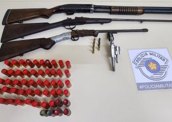 POLÍCIA MILITAR RETIRA QUATRO ARMAS DE FOGO DE CIRCULAÇÃO E PRENDE HOMEM POR PORTE E POSSE ILEGAL EM AVARÉ