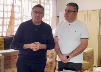 *EDUCAÇÃO* *Prefeitura entrega cestasbásicas a alunos durante o recesso escolar*