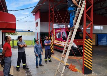 *CAPACITAÇÃO* *Servidores da iluminação pública recebem capacitação em trabalho em altura*