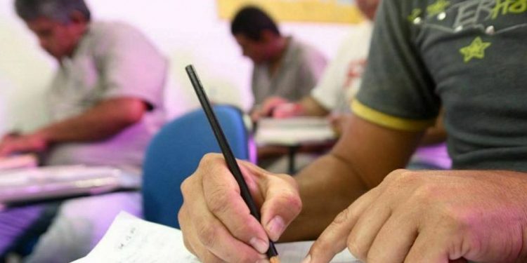 EDUCAÇÃO* *Matrículas para a Educação de Jovens e Adultos seguem abertas em Avaré*