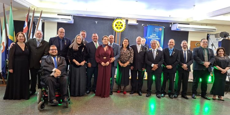 Eliliane Nunes Almeida assume a presidência do Rotary Club de Avaré – Jurumirim