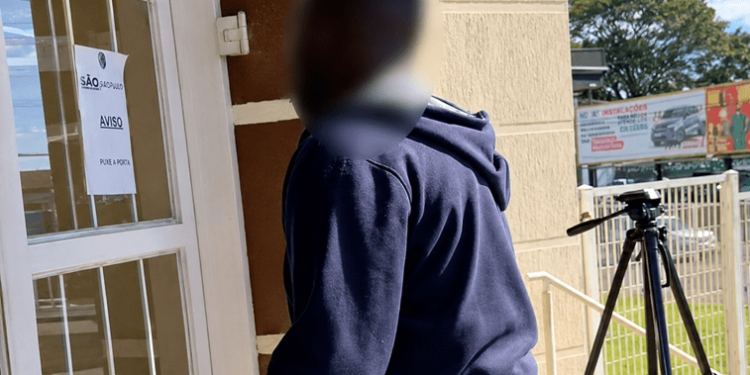 HOMEM É PRESO APÓS ATACAR BATALHÃO DA POLÍCIA MILITAR COM PEDRADAS EM AVARÉ