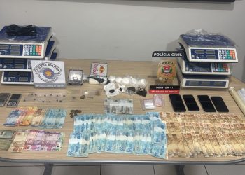 OPERAÇÃO CONJUNTA ENTRE POLÍCIA MILITAR E POLÍCIA CIVIL PRENDE ENVOLVIDOS E APREENDE GRANDE QUANTIDADE DE DROGAS EM PIRAJU