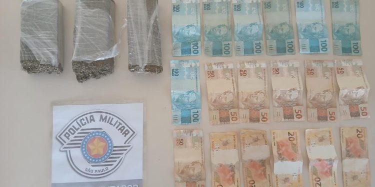 POLÍCIA MILITAR PRENDE HOMEM COM TRÊS “TIJOLOS” DE MACONHA EM CERQUEIRA CÉSAR
