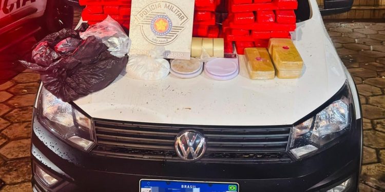 POLÍCIA MILITAR PRENDE TRAFICANTE E APREENDE MAIS DE 125 KG DE ENTORPECENTES ENTERRADOS EM AVARÉ